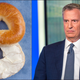 Illustration for article titled New Yorkers condemn Bill de Blasio’s bagel lies